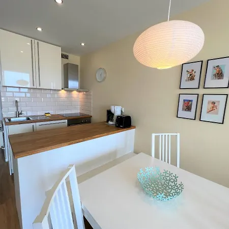 App 369 - Strandlage Lejlighed