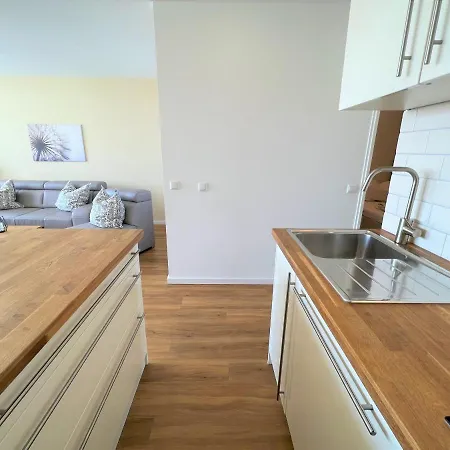 App 369 - Strandlage Lejlighed